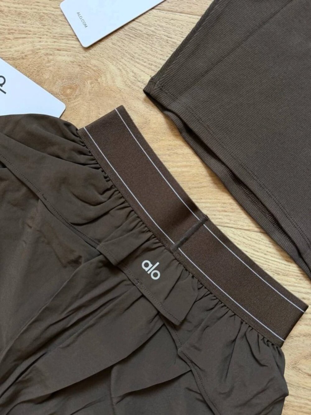 Alo Yoga Aspire Tank & Match Point Shorts Set, Espresso, XS - Picture 4 of 9